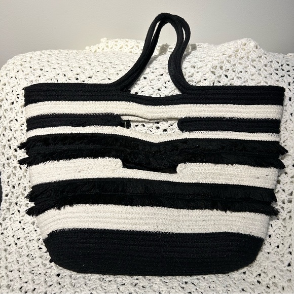Stella & Dot Taj Large Tote Bag Black & White Stripe Tassel Purse/ tote - Picture 3 of 5